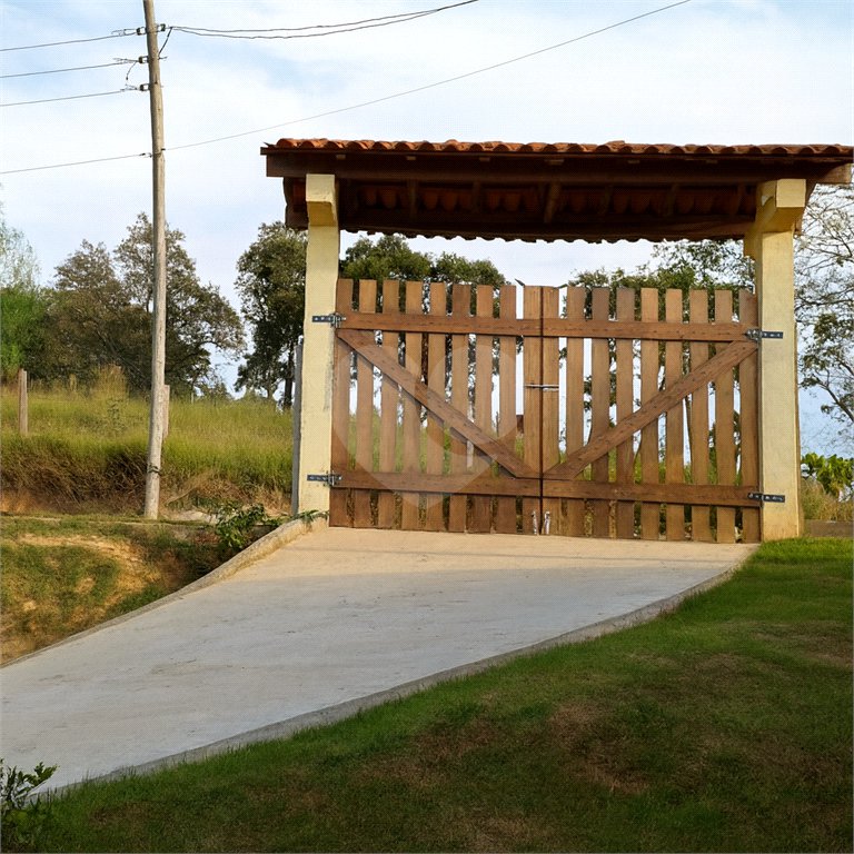 Chácara à venda com 3 quartos, sendo 1 suíte,  em Colinas Verdes, Mairinque, SP
