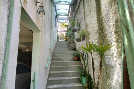 Sobrado à venda com 4 quartos, sendo 1 suíte, em Sumaré, São Paulo, SP