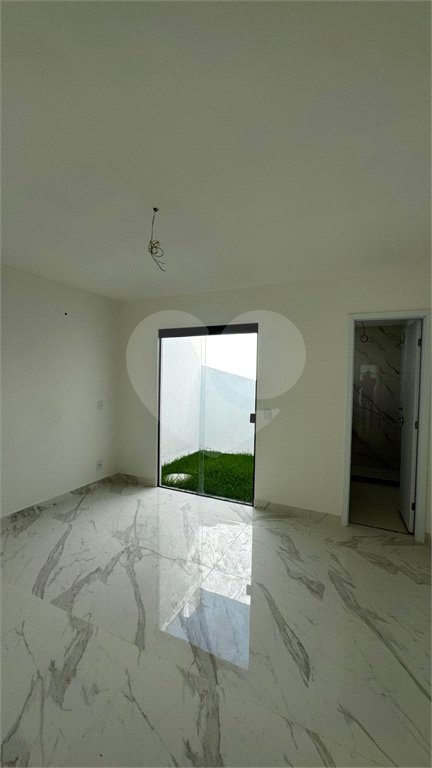 Casa à venda com 2 quartos, sendo 1 suíte, no condomínio Parque Guará, Rio de Janeiro - RJ