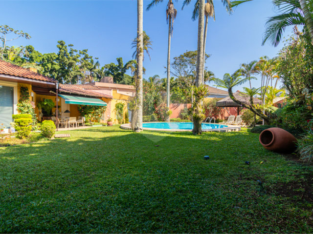 Casa à venda com 3 quartos, sendo 2 suítes,  em Interlagos, São Paulo, SP