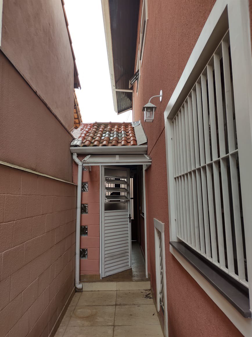Sobrado à venda com 3 quartos, sendo 1 suíte, em Parque Ipê, São Paulo, SP