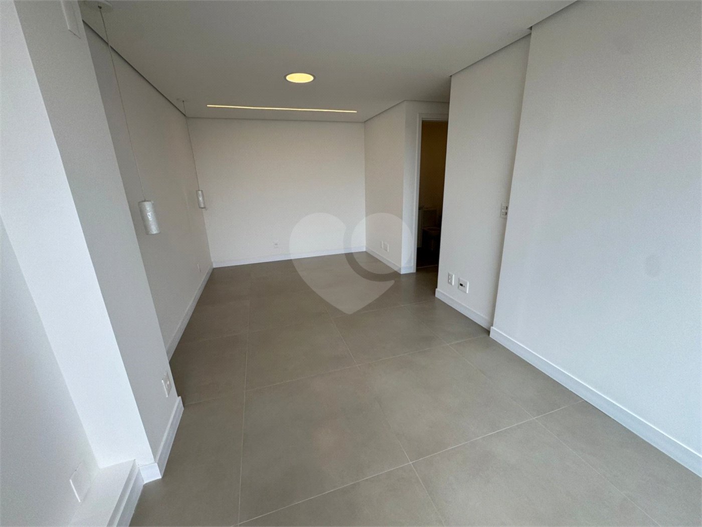 Apartamento à venda com 3 quartos, sendo 1 suíte,  em Vila Anastácio, São Paulo, SP