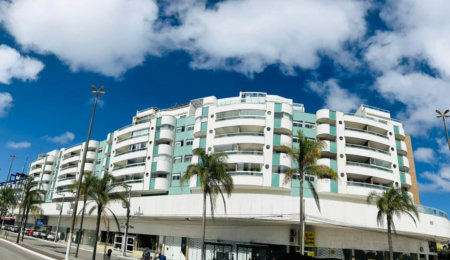 Apartamento à venda com 3 quartos, sendo 1 suíte,  no Centro, Cabo Frio, RJ