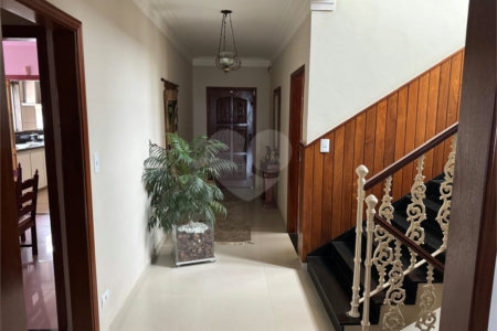 Sobrado à venda com 4 quartos, sendo 3 suítes, em Interlagos, São Paulo, SP