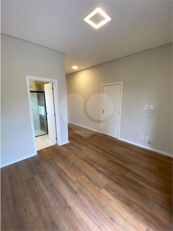 Casa à venda com 3 quartos, sendo 1 suíte, no condomínio Lagos D´icaraí, Salto - SP