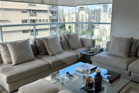 Apartamento à venda com 3 quartos, sendo 2 suítes, em Vila Olímpia, São Paulo, SP