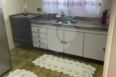 Casa à venda ou para alugar com 5 quartos, sendo 1 suíte, no condomínio Zuleika Jabour, Salto - SP
