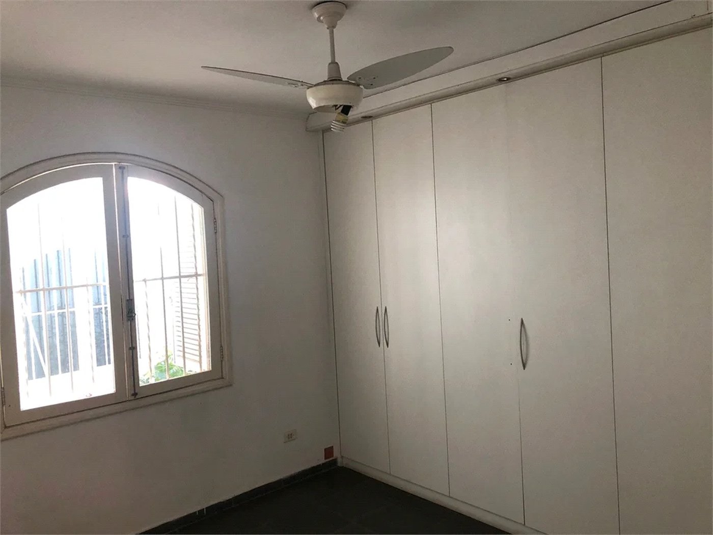 Casa Térrea à venda com 4 quartos, sendo 2 suítes,  em Jardim das Bandeiras, São Paulo, SP
