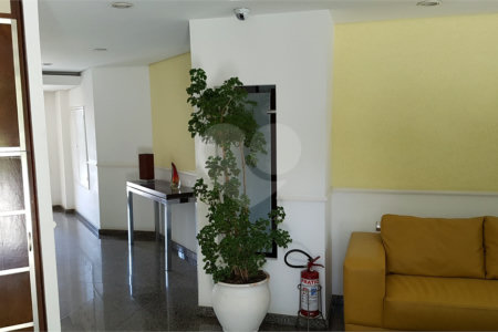 Apartamento à venda com 3 quartos, sendo 1 suíte, em Vila Paulicéia, São Paulo, SP