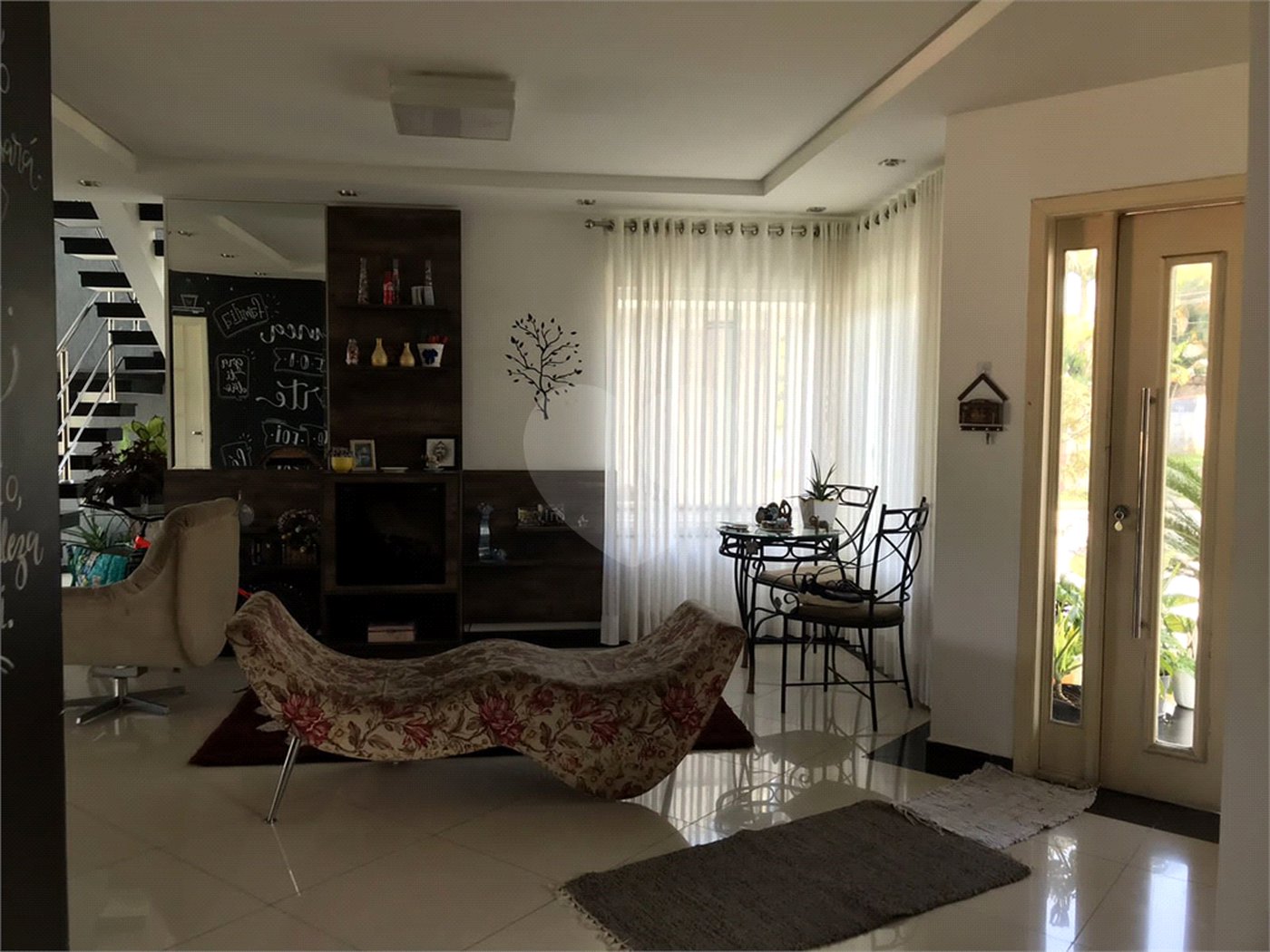Casa à venda com 4 suítes no condomínio Aruã, Mogi das Cruzes - SP