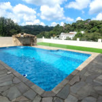 Casa à venda com 5 quartos, sendo 3 suítes, no condomínio Alpes da Cantareira, Mairiporã - SP