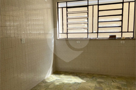 Sobrado à venda com 3 quartos, sendo 1 suíte,  em Jardim Itacolomi, São Paulo, SP