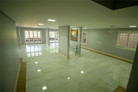 Villagio à venda ou para alugar com 4 suítes em Chácara Santa Lúcia dos Ypes, Carapicuíba, SP