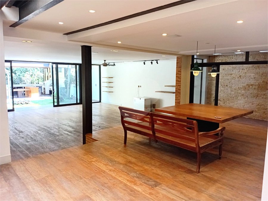 Casa de Vila à venda com 4 suítes em Granja Julieta, São Paulo, SP