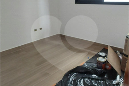 Casa Térrea à venda com 3 quartos, sendo 1 suíte,  em Nova Cerejeira, Atibaia, SP
