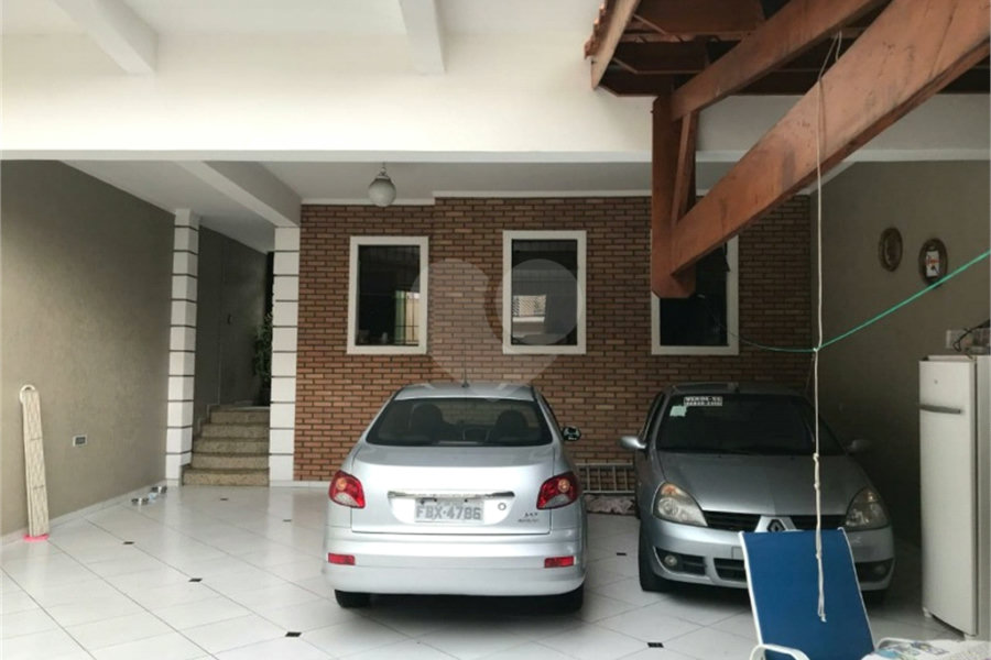 Sobrado à venda com 4 suítes em Vila Irmãos Arnoni, São Paulo, SP