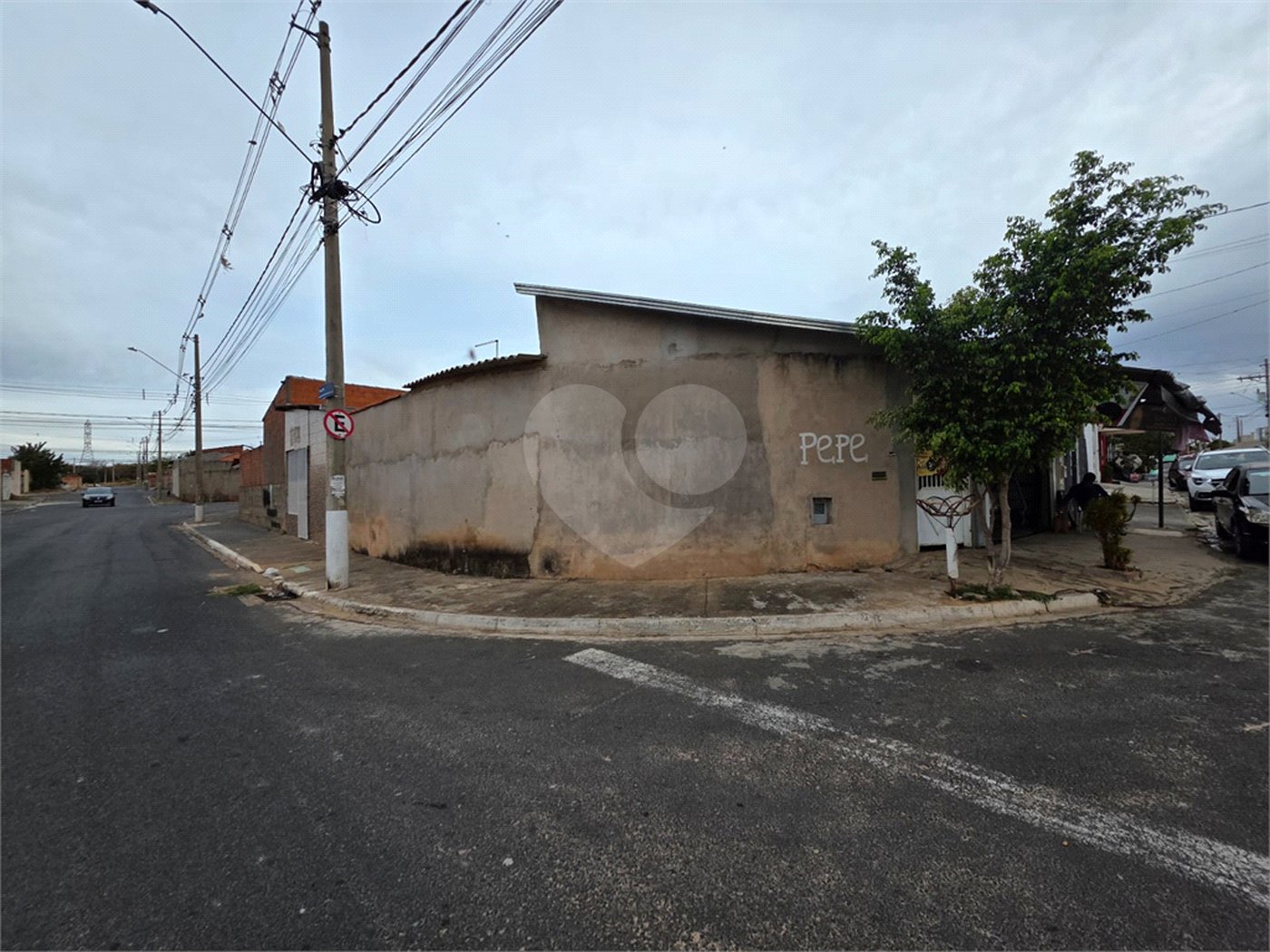 Casa com edícula no Abdelnur.
