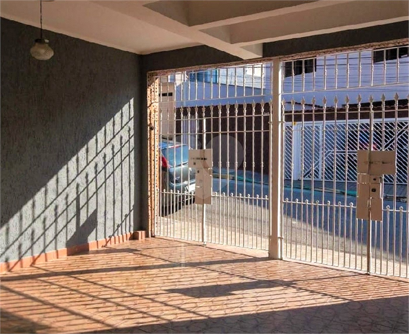 Imóvel para você investidor com 2 casas independentes a 500 metros do metrô São Lucas