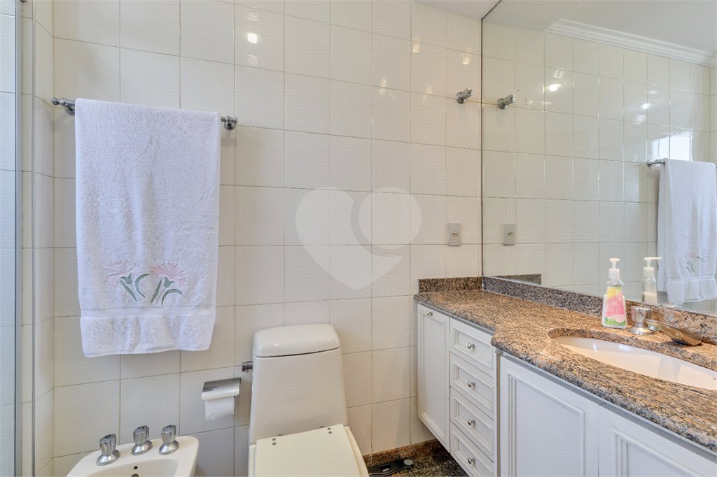 Apartamento à venda com 3 suítes em Campo Belo, São Paulo, SP