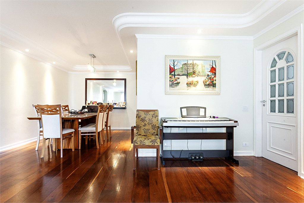 Apartamento à venda com 4 quartos, sendo 1 suíte, em Jardim Marajoara, São Paulo, SP