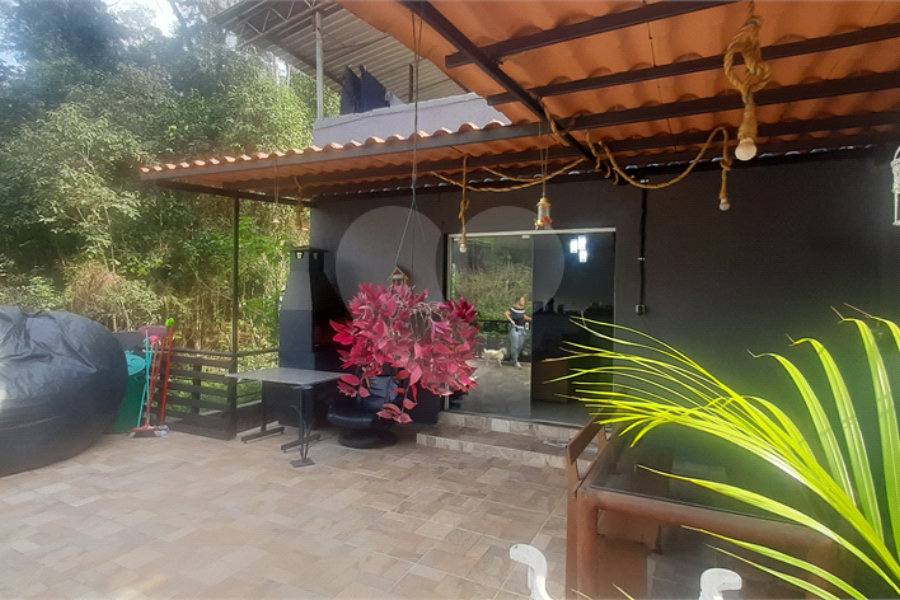 Sobrado à venda com 3 quartos, sendo 1 suíte, em Serra da Cantareira, Mairiporã, SP