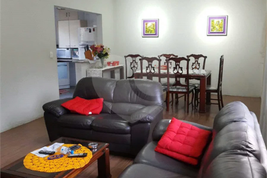 Casa à venda com 3 quartos, sendo 1 suíte, em Horto, São Paulo, SP