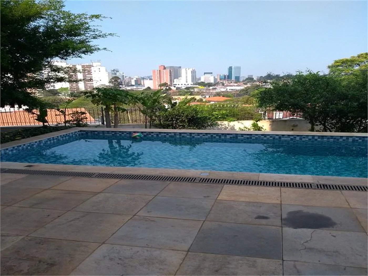 Casa à venda com 5 suítes em Vila Pirajussara, São Paulo, SP