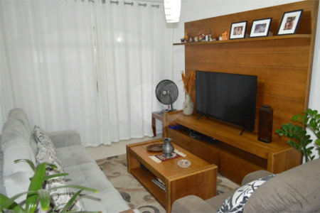 Casa à venda com 3 quartos, sendo 1 suíte, em Jardim Prudência, São Paulo, SP