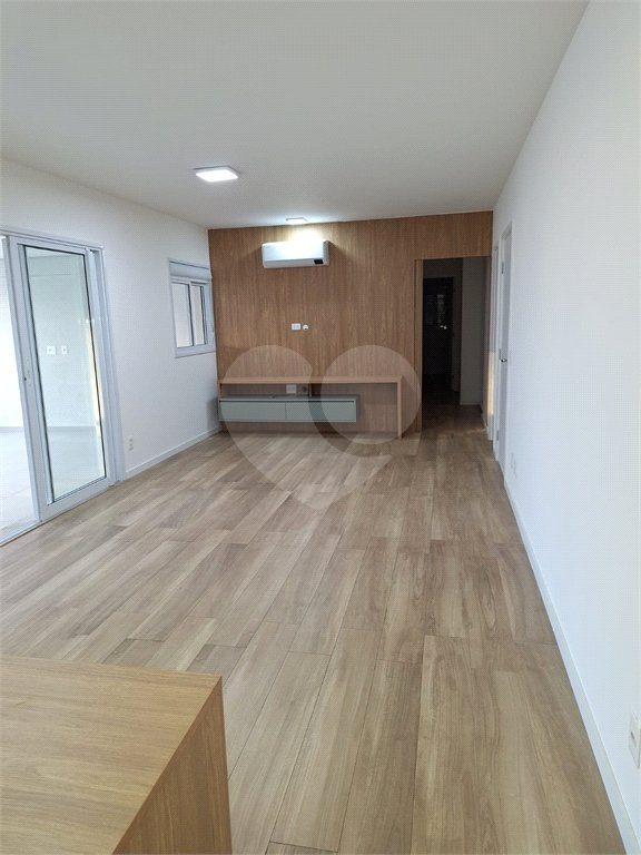 Apartamento à venda com 3 suítes em Vila Anastácio, São Paulo, SP