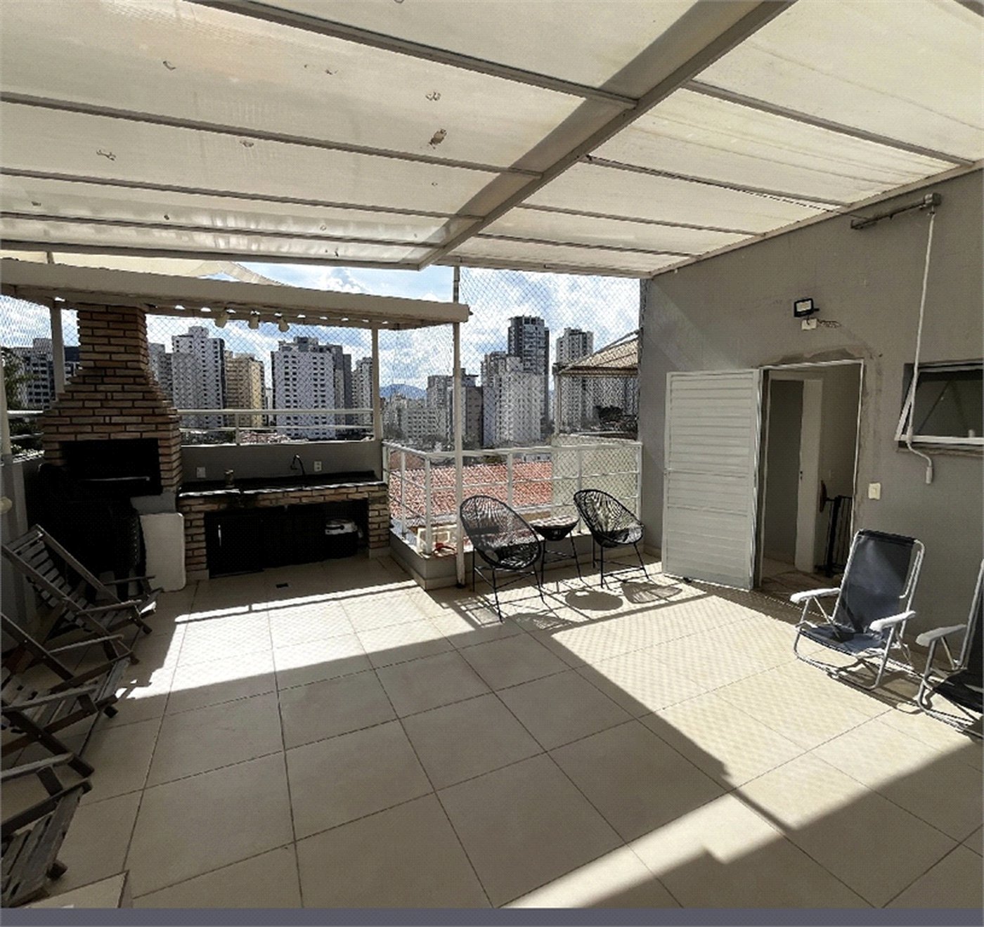 Casa à venda com 3 suítes no condomínio Barbará IV, São Paulo - SP