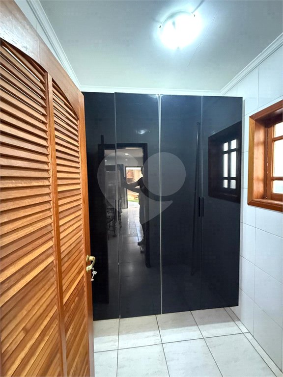 Casa à venda com 4 quartos, sendo 2 suítes,  no condomínio Arujá 5, Arujá - SP