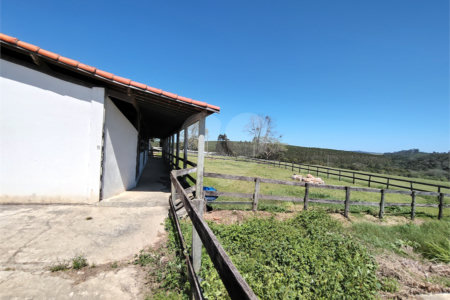 Fazenda para alugar com 3 quartos em Vila Santana, Itapetininga, SP