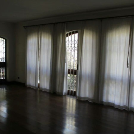 Casa Térrea à venda ou para alugar com 6 suítes em Vila Tramontano, São Paulo, SP