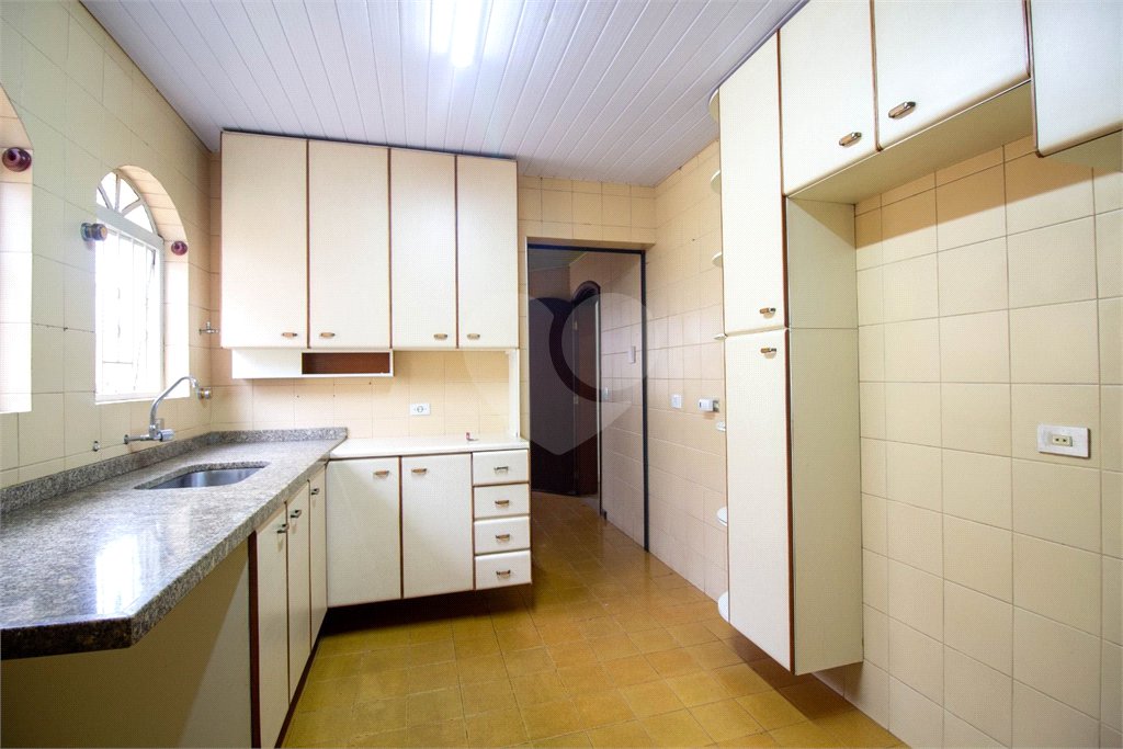 Casa à venda ou para alugar com 4 quartos, sendo 1 suíte, no Centro, São Roque, SP