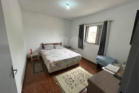 Sobrado à venda com 6 quartos, sendo 1 suíte,  em Vila do Encontro, São Paulo, SP