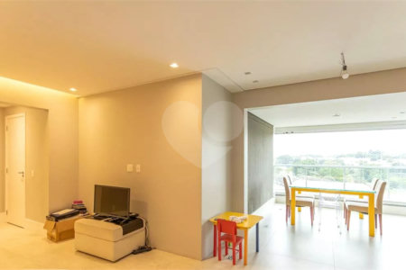 Apartamento à venda com 3 quartos, sendo 1 suíte, em Vila Anastácio, São Paulo, SP