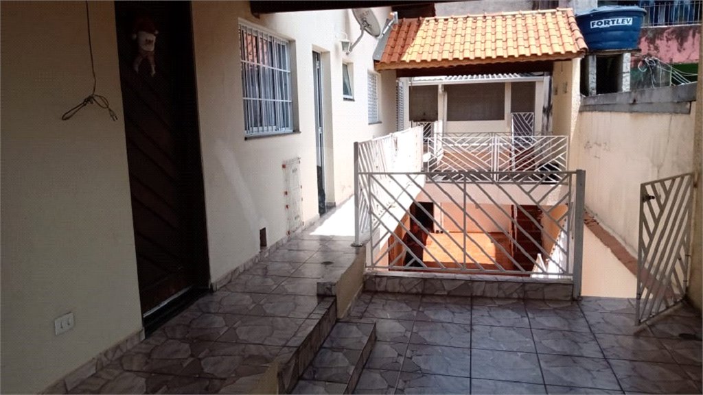 Casa à venda com 4 quartos, sendo 2 suítes,  em Jardim Terezópolis, Guarulhos, SP