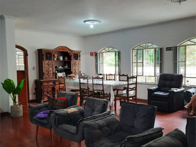 Sobrado à venda com 10 quartos, sendo 3 suítes,  em Tremembé, São Paulo, SP