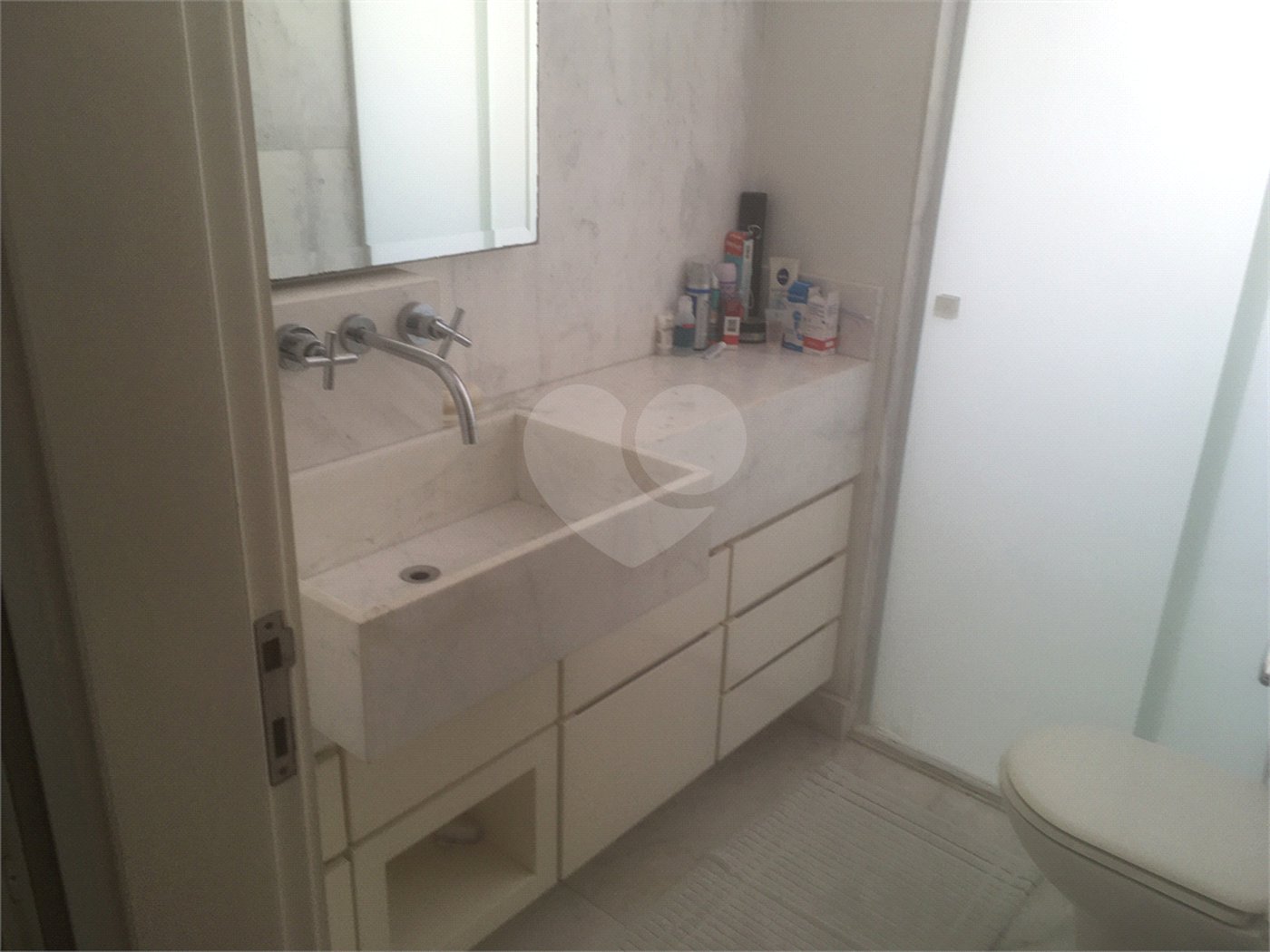 Apartamento à venda com 4 quartos, sendo 3 suítes, em Moema, São Paulo, SP