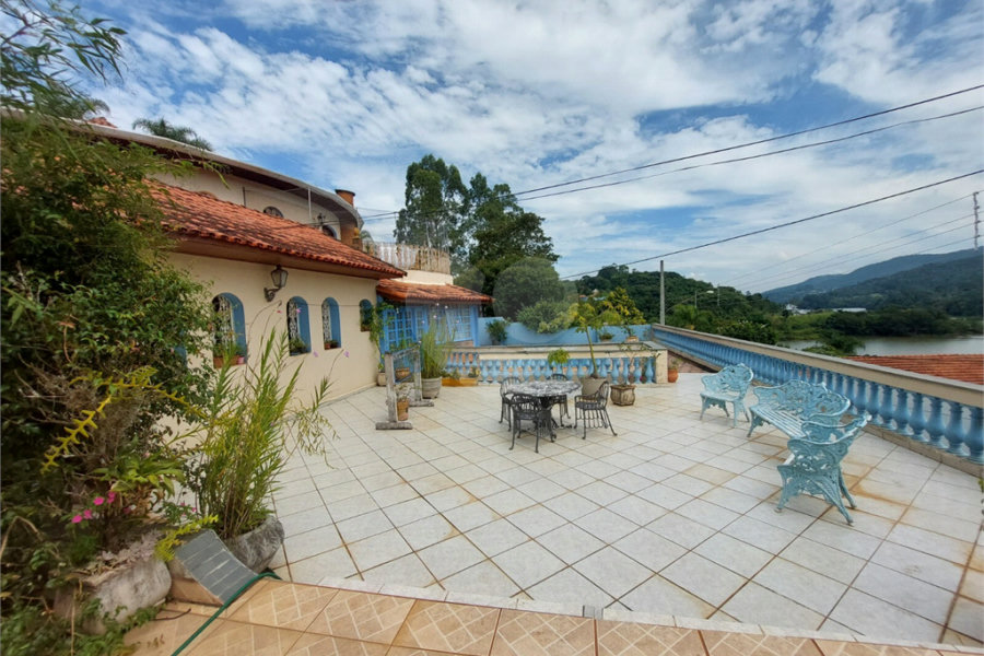 Casa à venda ou para alugar com 4 quartos, sendo 2 suítes,  em Rancho Grande, Mairiporã, SP