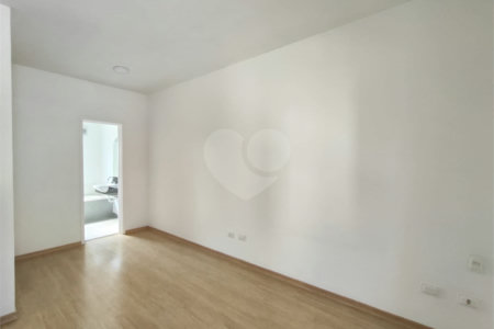 Casa de Vila à venda com 3 quartos, sendo 1 suíte, em Loteamento Jardim Morumbi, Atibaia, SP