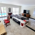Sobrado com 4 suítes, 5 vagas e Piscina - Palmas do Tremembé