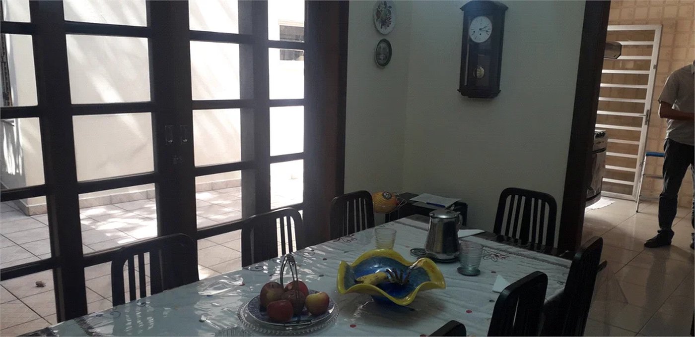 Casa à venda com 3 quartos, sendo 2 suítes,  em Jardim Leonor, São Paulo, SP