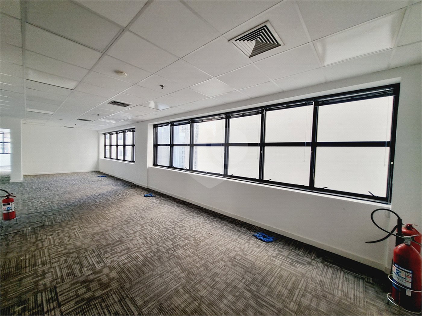 Conjunto comercial à Venda ou Locação na República com 376,56 m² de área útil 10 vagas
