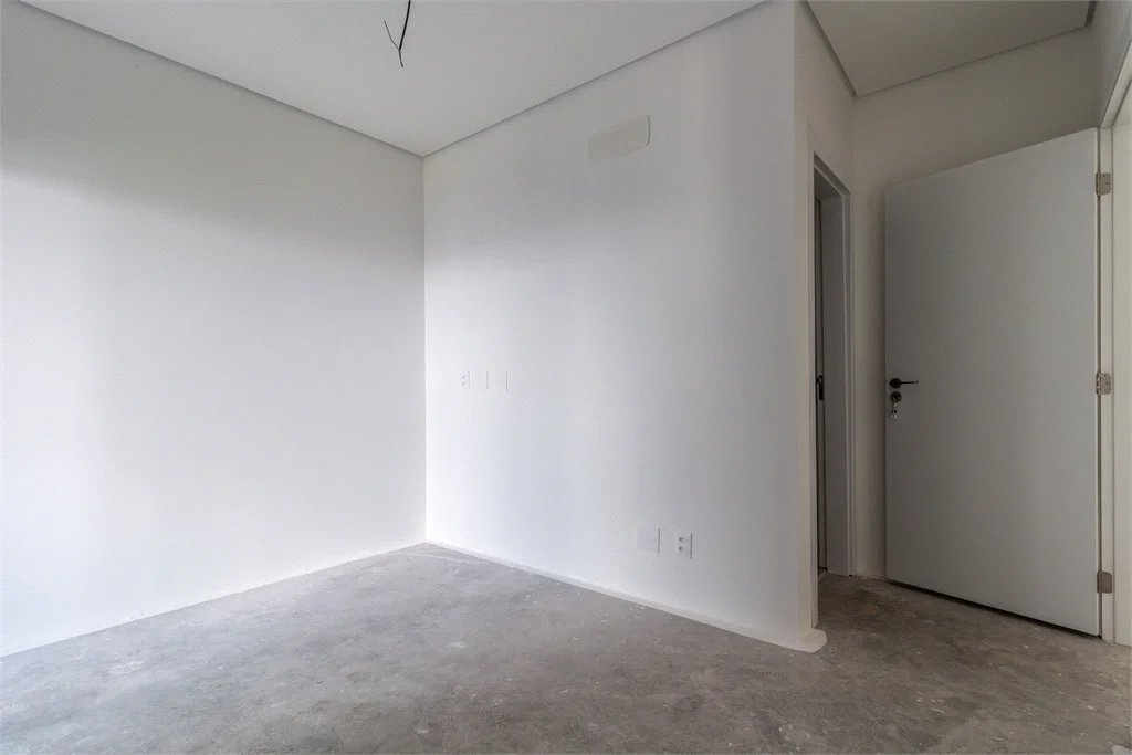 Apartamento à venda ou para alugar com 4 quartos, sendo 3 suítes,  em Jardim Morumbi, São Paulo, SP