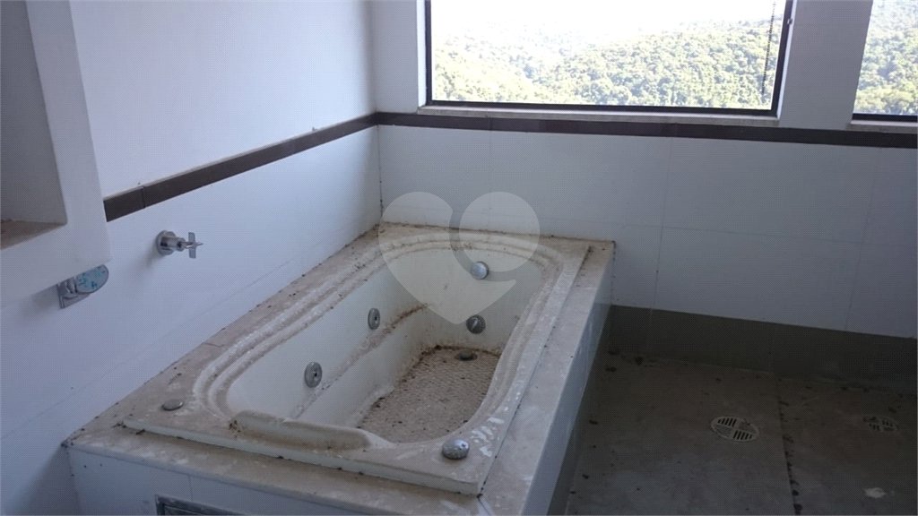 Casa à venda com 5 suítes no condomínio Alpes da Cantareira, Mairiporã - SP