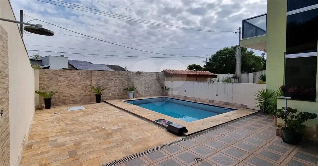 Casa à venda com 3 quartos, sendo 1 suíte, no condomínio Chácaras do Lago, Vinhedo - SP