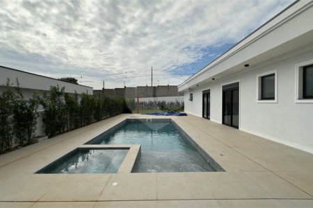 Casa à venda com 4 suítes no condomínio Parque Residencial Kurumin, Itu - SP