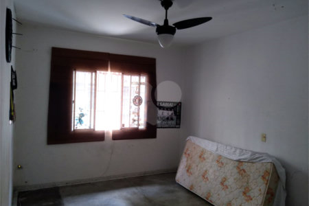 Casa à venda com 5 quartos, sendo 1 suíte,  em Cambuci, São Paulo, SP