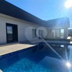 Casa à venda com 4 quartos, sendo 3 suítes,  no condomínio Samballa 3, Atibaia - SP
